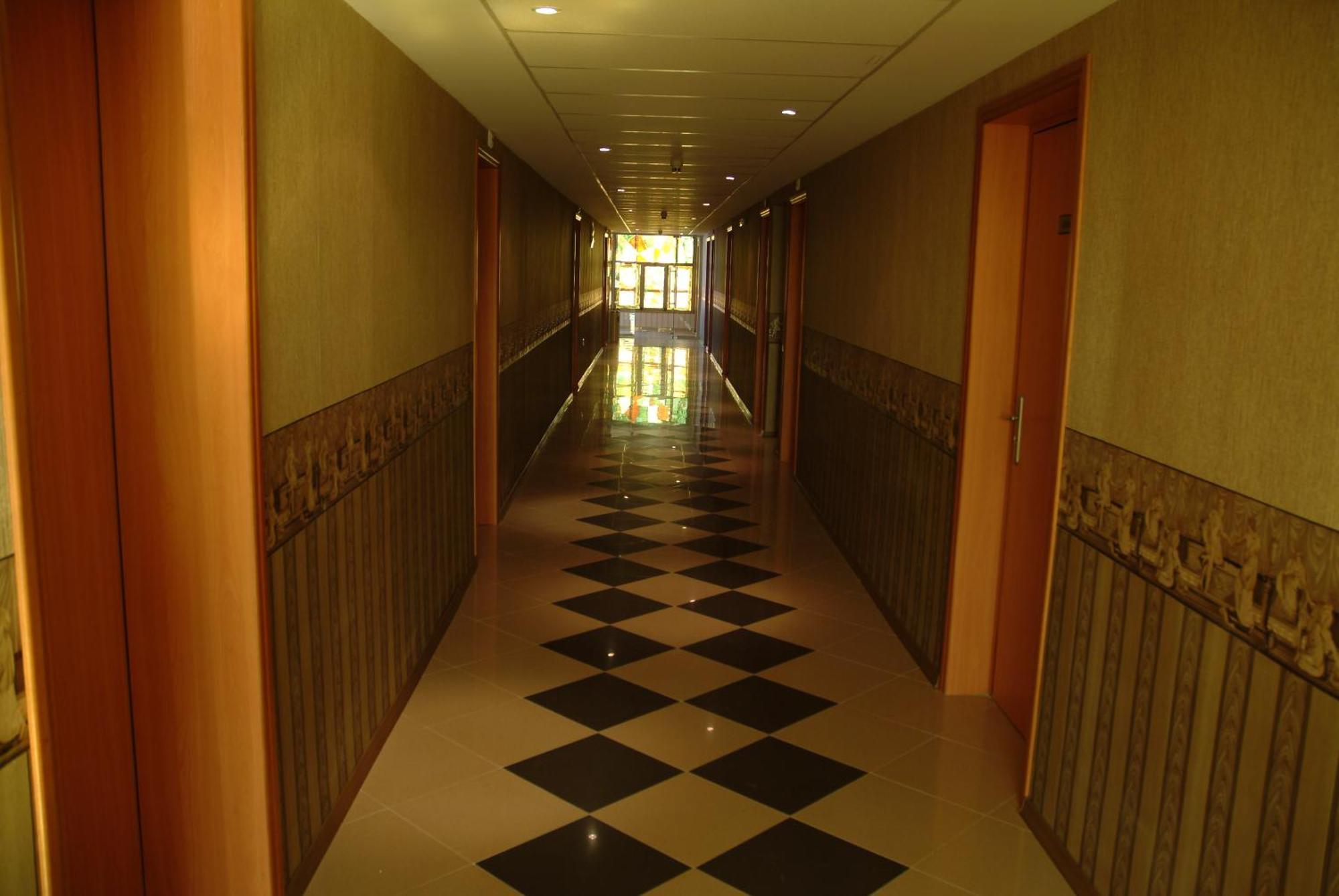 Hotel Dobrudja Dobrich Exteriör bild
