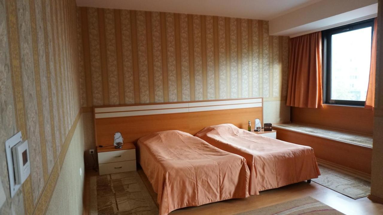 Hotel Dobrudja Dobrich Exteriör bild
